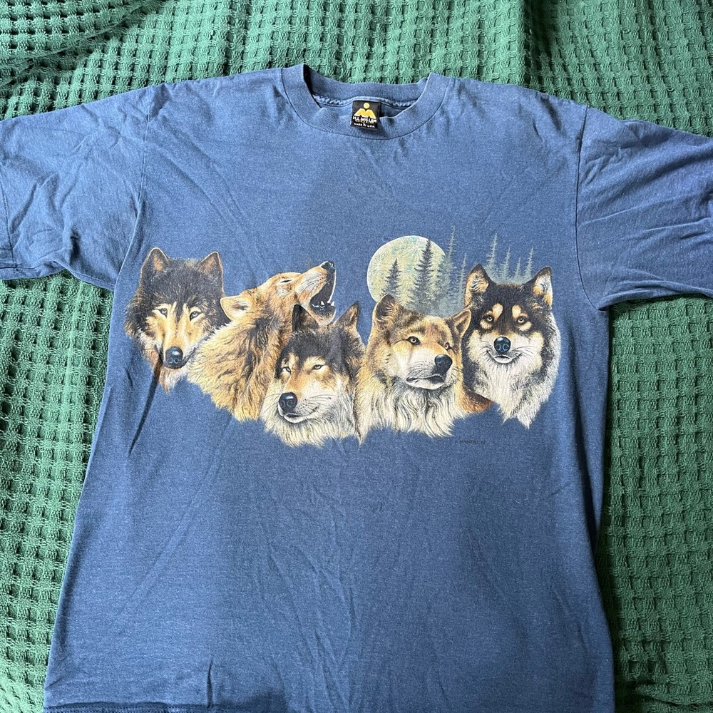 Blue Wolf Graphic T-Shirt